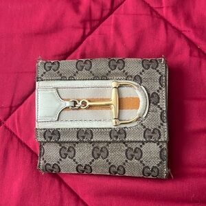 Gucci wallet.pre owned